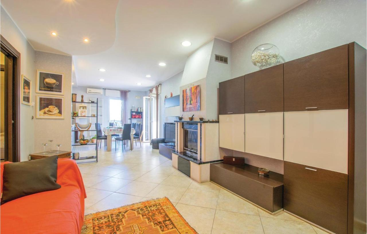 Awesome Apartment In Bari With Wifi Zewnętrze zdjęcie